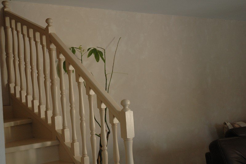 Mur en stucco et mise en peinture camaïeu de l'escalier